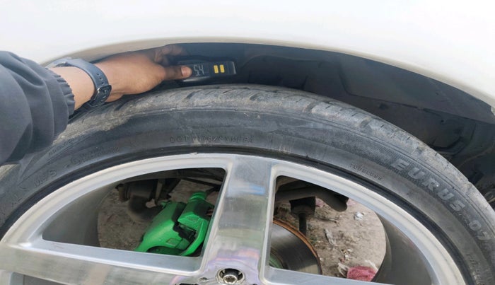 2020 Mahindra Scorpio S3, Diesel, Manual, 1,07,341 km, tyre