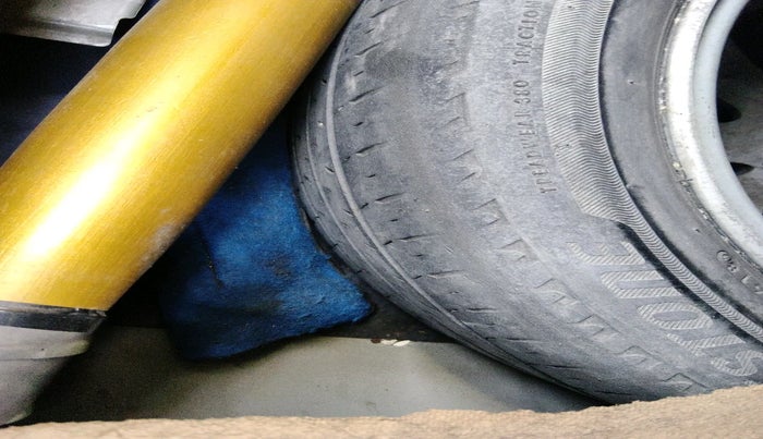 2013 Hyundai Verna FLUIDIC 1.6 CRDI SX OPT AT, Diesel, Automatic, 1,60,012 km, tyre