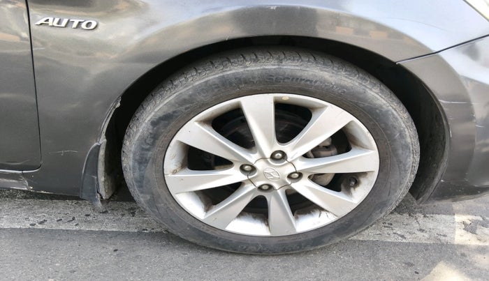 2013 Hyundai Verna FLUIDIC 1.6 CRDI SX OPT AT, Diesel, Automatic, 1,60,012 km, tyre