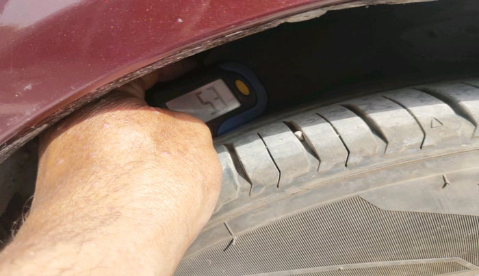 2014 Honda Mobilio 1.5L I-DTEC V, Diesel, Manual, 1,03,102 km, tyre