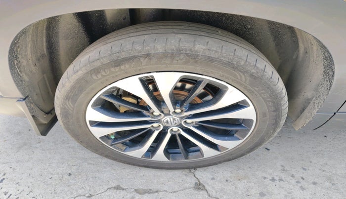 2023 MG HECTOR SHARP PRO 2.0 TURBO DIESEL, Diesel, Manual, 1,02,090 km, tyre