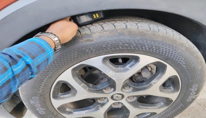 2017 Renault Captur RXT DIESEL DUAL TONE, Diesel, Manual, 1,12,077 km, tyre