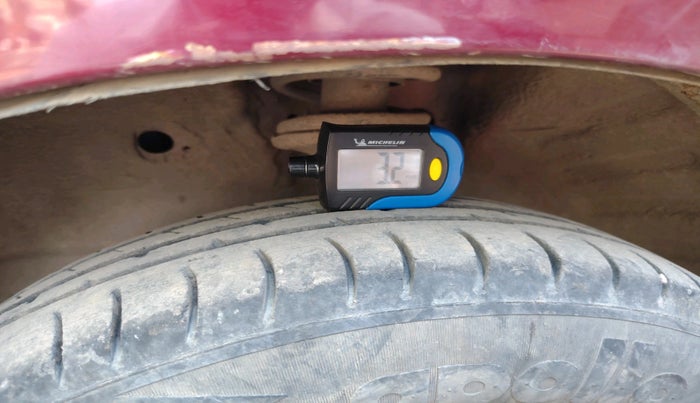 2010 Maruti Wagon R 1.0 LXI, CNG, Manual, 96,395 km, tyre