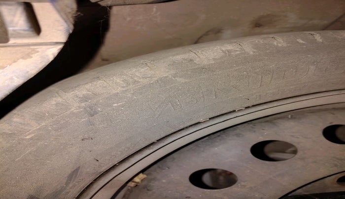 2013 Maruti Wagon R 1.0 VXI, CNG, Manual, 1,75,297 km, tyre