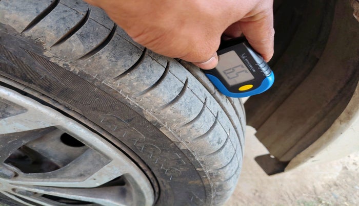 2013 Maruti Wagon R 1.0 VXI, CNG, Manual, 1,75,297 km, tyre