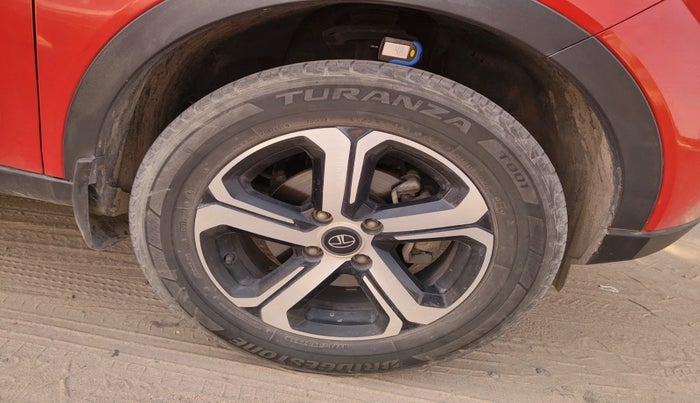 2021 Tata NEXON XZA PLUS SUNROOF PETROL, Petrol, Automatic, 48,911 km, tyre