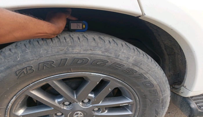 2013 Toyota Fortuner 3.0 4X4 MT, Diesel, Manual, 87,678 km, tyre