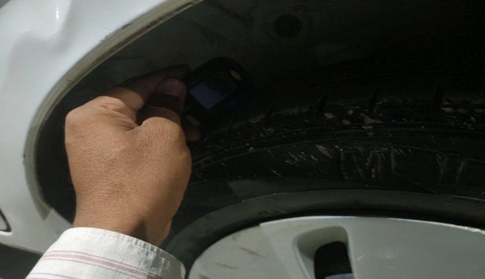 2016 Maruti Celerio VXI, Petrol, Manual, 1,06,067 km, tyre