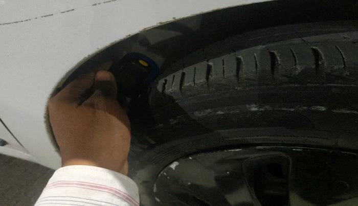 2016 Maruti Celerio VXI, Petrol, Manual, 1,06,067 km, tyre