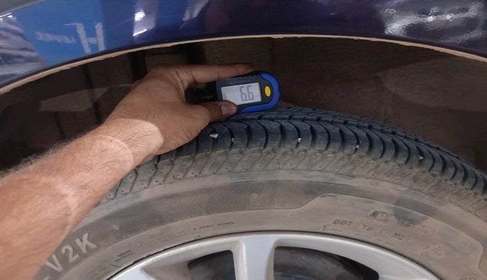 2015 Maruti Swift VXI, Petrol, Manual, 16,516 km, tyre