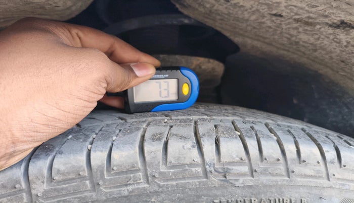 2013 Mahindra XUV500 W8, Diesel, Manual, 1,02,191 km, tyre