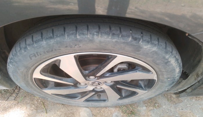 2022 Toyota Glanza G, Petrol, Manual, 61,494 km, tyre