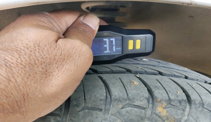 2021 Maruti Eeco 5 STR WITH A/C+HTR, Petrol, Manual, 65,420 km, tyre