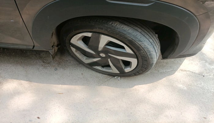 2021 Nissan MAGNITE XL TURBO CVT, Petrol, Automatic, 41,928 km, tyre