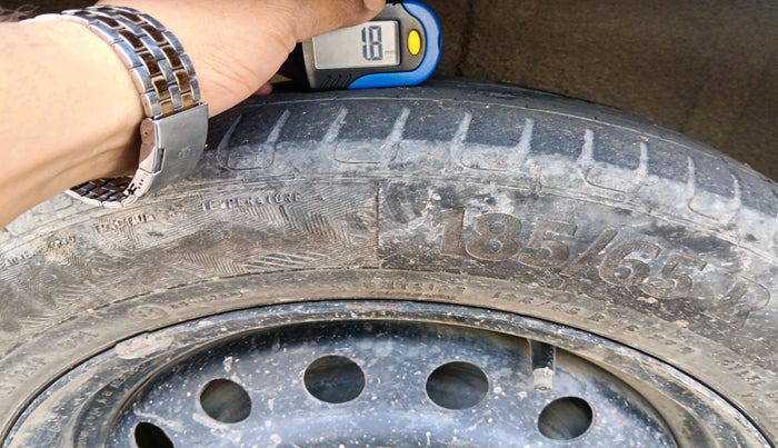 2021 Maruti Ertiga VXI CNG, CNG, Manual, 1,57,186 km, tyre