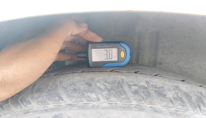 2011 Ford Figo EXI 1.4 DIESEL, Diesel, Manual, 1,76,710 km, tyre