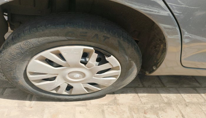 2013 Maruti Swift VDI, Diesel, Manual, 1,01,014 km, tyre