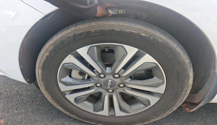 2022 KIA CARNIVAL LIMOUSINE PLUS 2.2 7 STR, Diesel, Automatic, 40,431 km, tyre