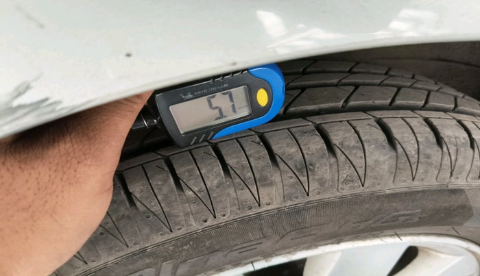 2013 Hyundai i20 SPORTZ 1.2, Petrol, Manual, 1,05,821 km, tyre