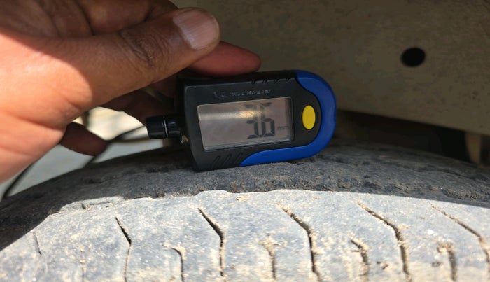 2012 Maruti Eeco 5 STR WITH A/C+HTR, Petrol, Manual, 1,23,456 km, tyre