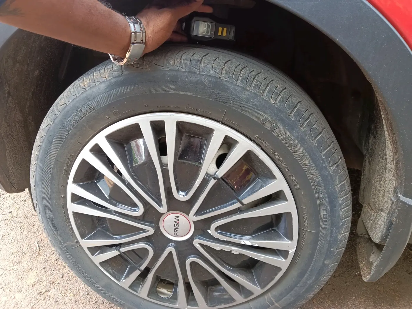 2020 Tata NEXON XE PETROL, Petrol, Manual, 54,973 km, tyre