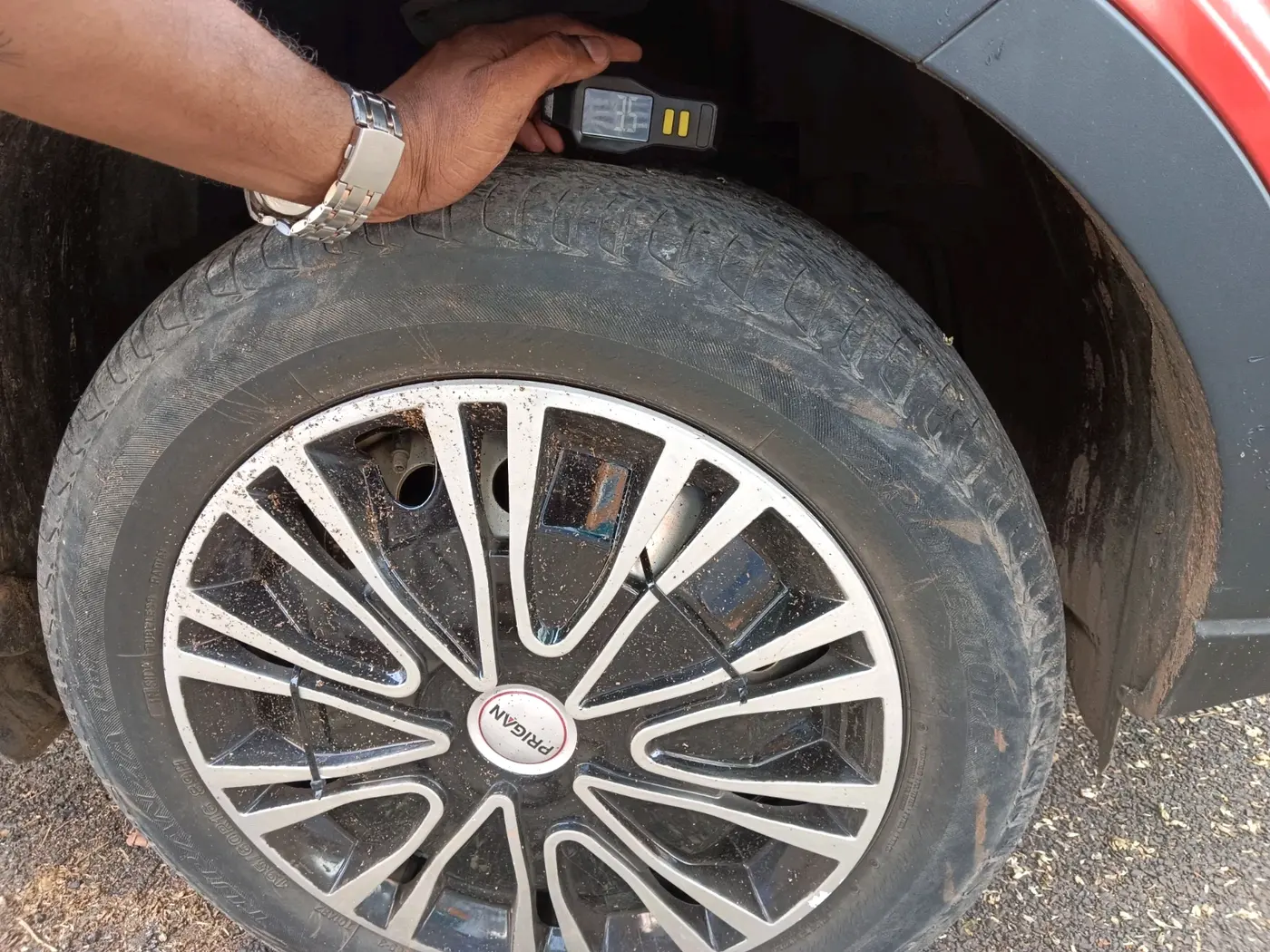 2020 Tata NEXON XE PETROL, Petrol, Manual, 54,973 km, tyre