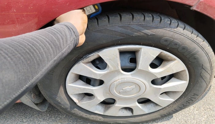 2011 Chevrolet Spark LT 1.0 LPG, Petrol, Manual, 1,64,638 km, tyre