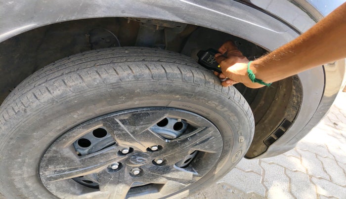 2022 Hyundai VENUE S(O) 1.2, CNG, Manual, 1,00,178 km, tyre