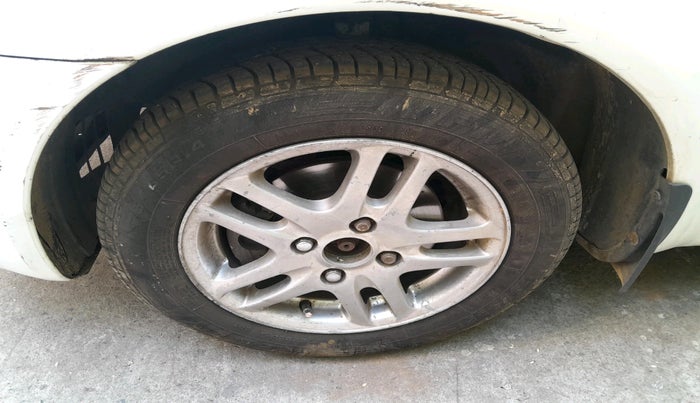 2011 Ford Fiesta Classic LXI 1.4 DIESEL, Diesel, Manual, 1,05,623 km, tyre