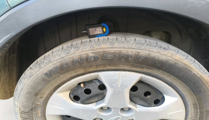 2020 Mahindra XUV300 W6 1.5 Diesel, Diesel, Manual, 1,42,133 km, tyre