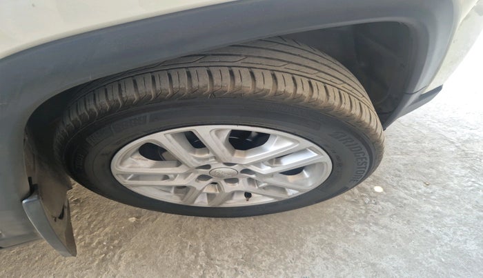 2017 Jeep Compass LIMITED (O) 2.0 DIESEL, Diesel, Manual, 1,38,692 km, tyre