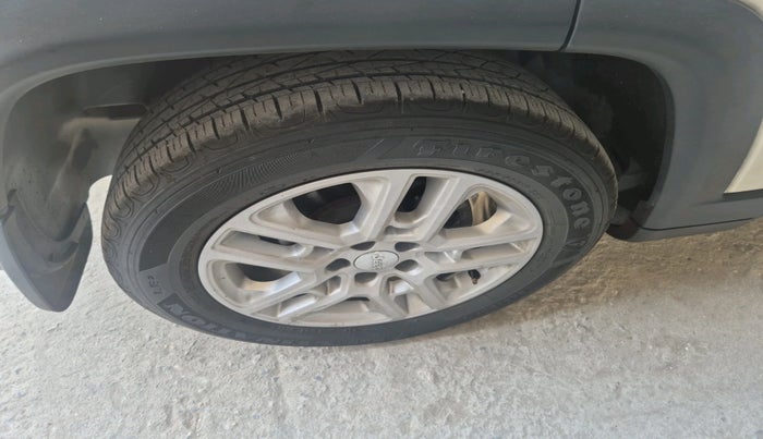 2017 Jeep Compass LIMITED (O) 2.0 DIESEL, Diesel, Manual, 1,38,692 km, tyre