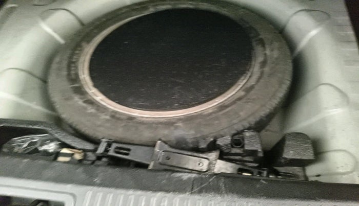 2011 Renault Fluence 2.0 E4 AT, Petrol, Automatic, 86,086 km, tyre