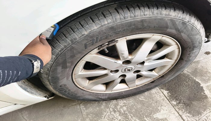 2011 Renault Fluence 2.0 E4 AT, Petrol, Automatic, 86,086 km, tyre