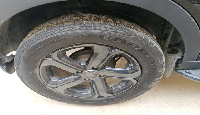 2023 Tata NEXON XZA PLUS LUX SUNROOF RED DARK PETROL, Petrol, Automatic, 43,693 km, tyre