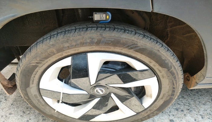 2025 Nissan MAGNITE Acenta B4D 1.0 Petrol AMT, Petrol, Automatic, 4,075 km, tyre