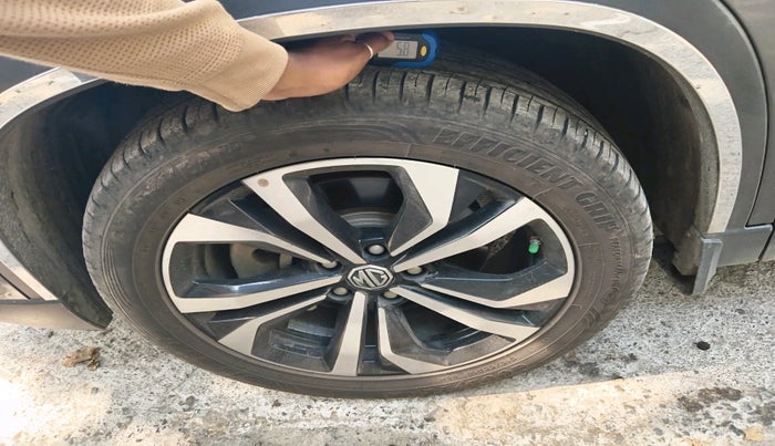 2023 MG HECTOR SHARP PRO 2.0 TURBO DIESEL, Diesel, Manual, 24,680 km, tyre