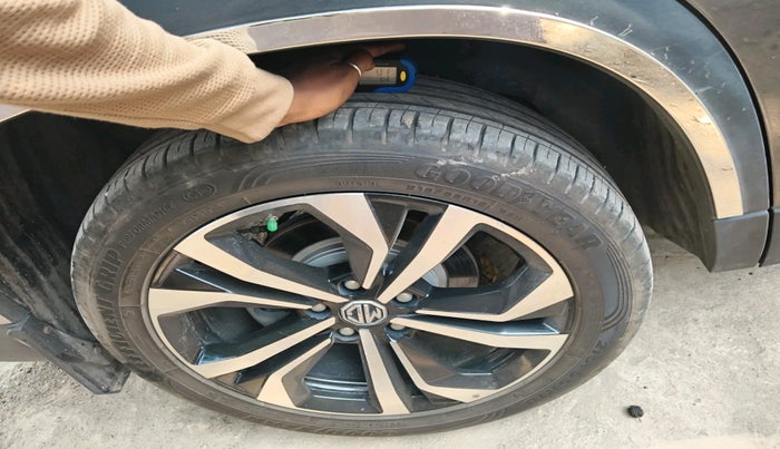 2023 MG HECTOR SHARP PRO 2.0 TURBO DIESEL, Diesel, Manual, 24,680 km, tyre