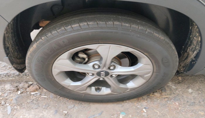 2021 KIA SELTOS HTK PLUS 1.5 DIESEL, Diesel, Manual, 1,16,559 km, tyre