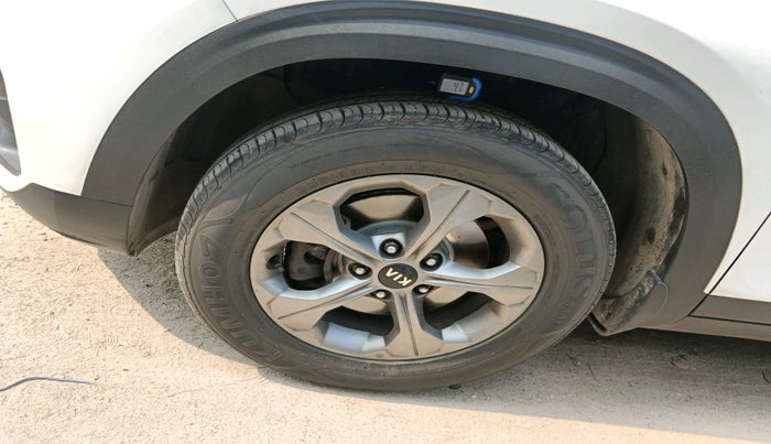2020 KIA SELTOS HTK PLUS 1.5, Petrol, Manual, 27,278 km, tyre
