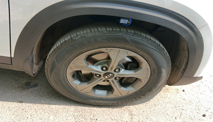 2020 KIA SELTOS HTK PLUS 1.5, Petrol, Manual, 27,278 km, tyre