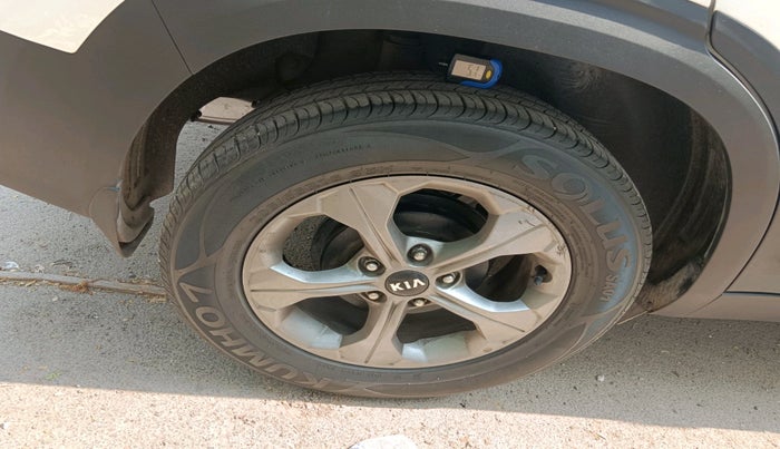 2020 KIA SELTOS HTK PLUS 1.5, Petrol, Manual, 27,278 km, tyre