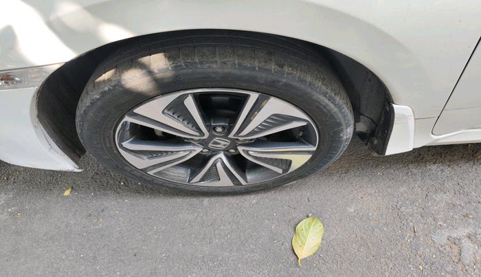 2019 Honda Civic 1.8L I-VTEC ZX CVT, Petrol, Automatic, 59,397 km, tyre