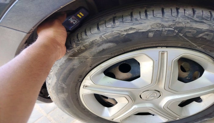 2018 Tata NEXON XM DIESEL, Diesel, Manual, 1,94,461 km, tyre