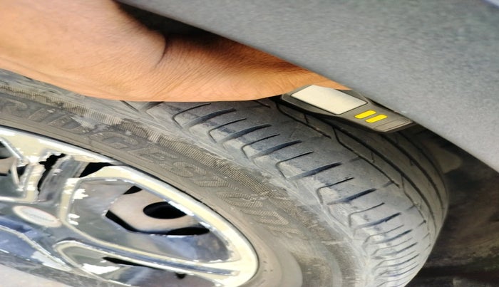 2018 Tata NEXON XM DIESEL, Diesel, Manual, 1,94,461 km, tyre