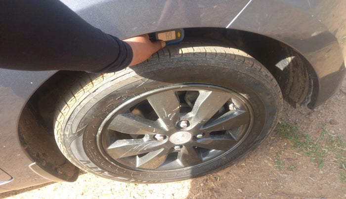 2015 Hyundai Grand i10 SPORTZ 1.2 KAPPA VTVT, Petrol, Manual, 33,510 km, tyre