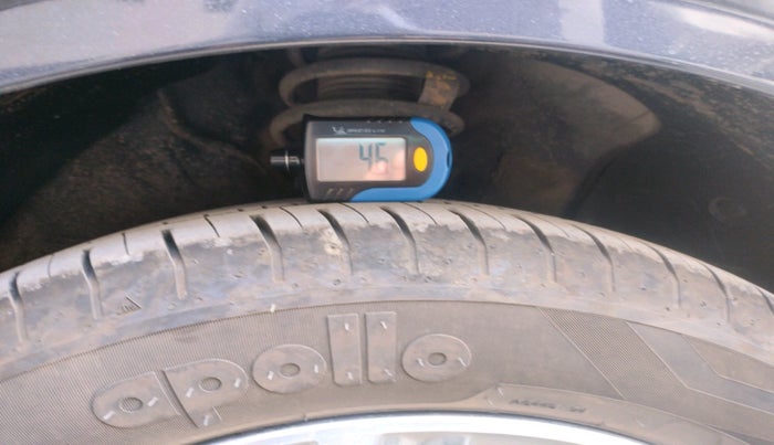 2025 Hyundai Verna SX 1.5 l MPI, Petrol, Manual, 8,587 km, tyre