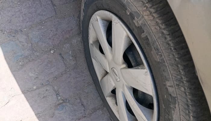 2011 Nissan Sunny XL, Petrol, Manual, 81,667 km, tyre
