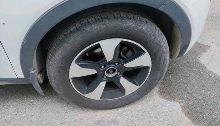 2019 Tata NEXON XZ PLUS DIESEL, Diesel, Manual, 1,11,337 km, tyre