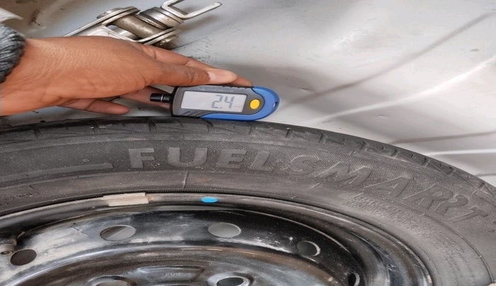 2022 Maruti Alto LXI O, Petrol, Manual, 1,00,040 km, tyre